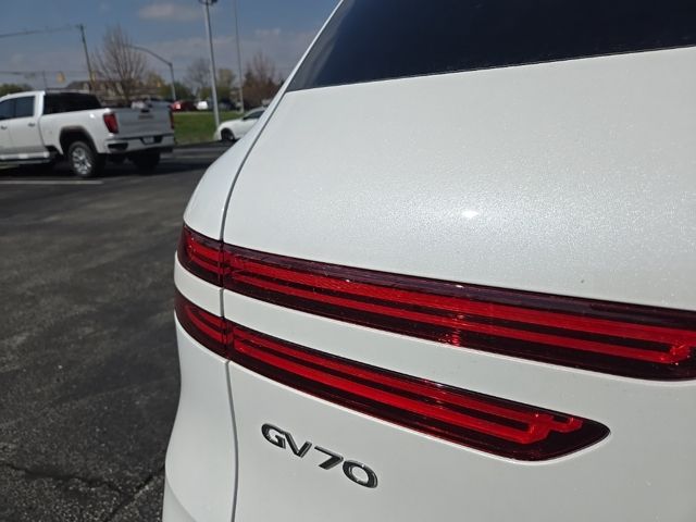 2025 Genesis GV70  10