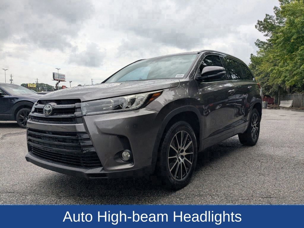 2017 Toyota Highlander SE