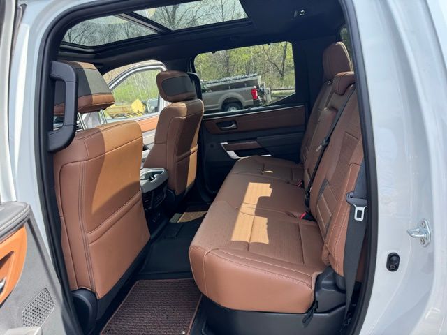 2025 Toyota Tundra 1794 Edition - Photo 17