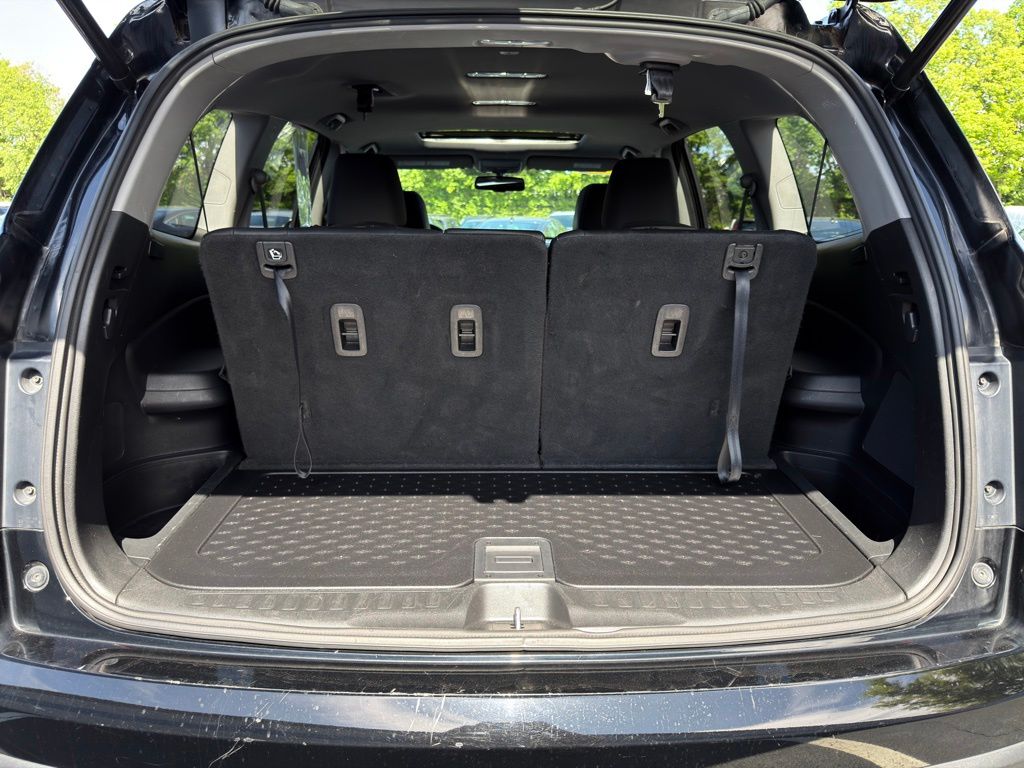 Thumbnail: 2017 Honda Pilot - 22