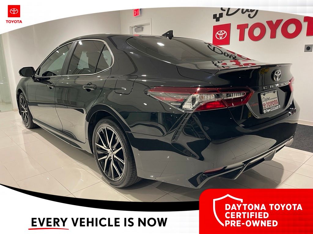 2024 Toyota Camry SE - Photo 18