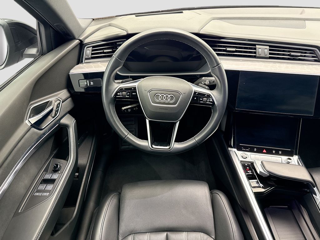 Thumbnail: 2023 Audi e-tron - 10