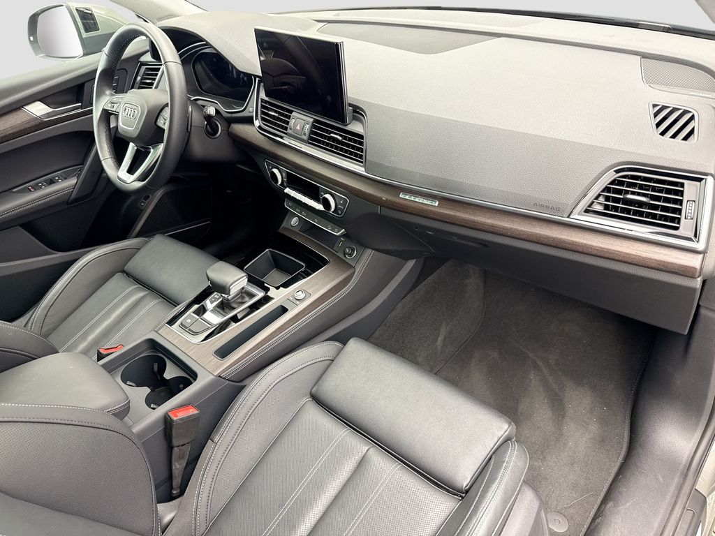 Thumbnail: 2025 Audi Q5 - 16