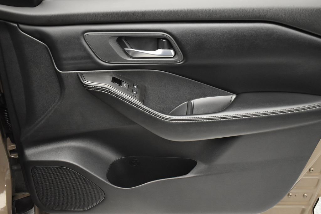 Thumbnail: 2025 Nissan Rogue - 21