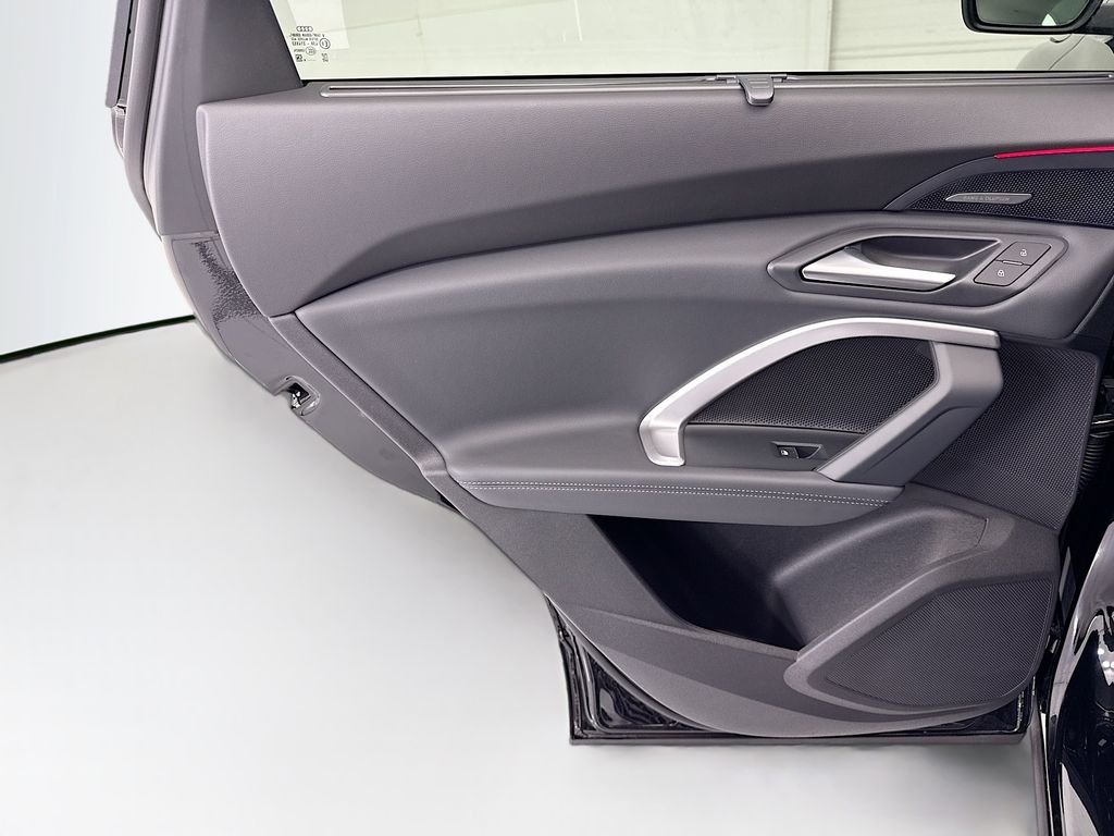Thumbnail: 2026 Audi Q5 - 25