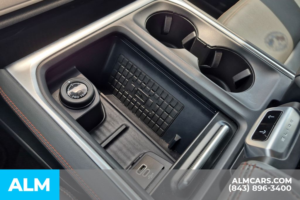Used 2025 Silver Metallic Ford Active image 40