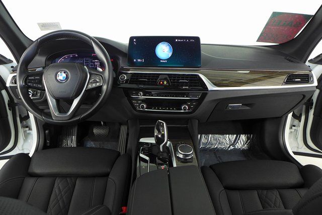 2022 BMW 5 Series 530i 24