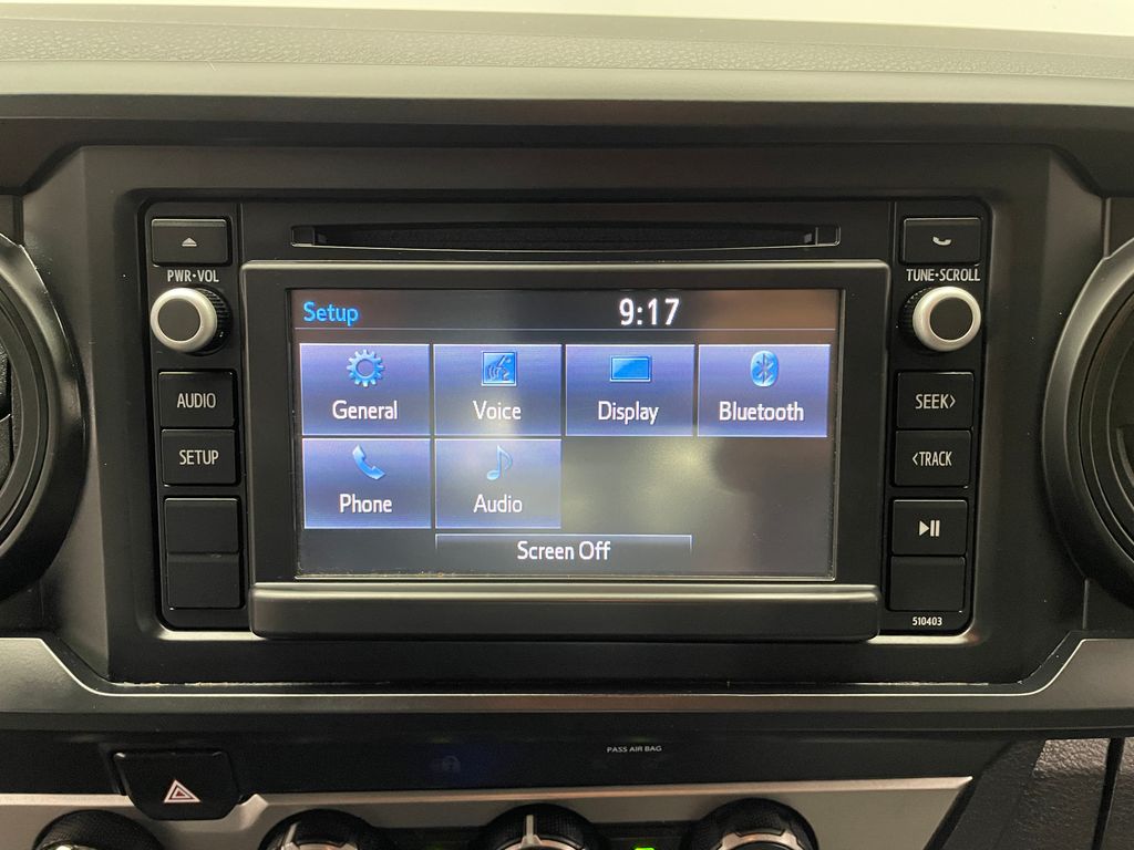 Thumbnail: 2019 Toyota Tacoma - 32