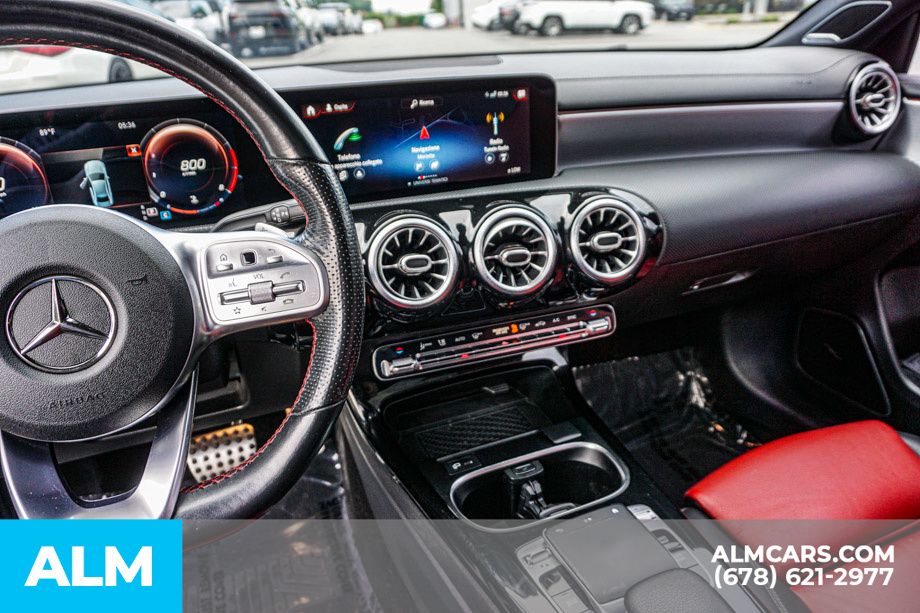 Used 2019 White Mercedes-Benz A 220 image 32