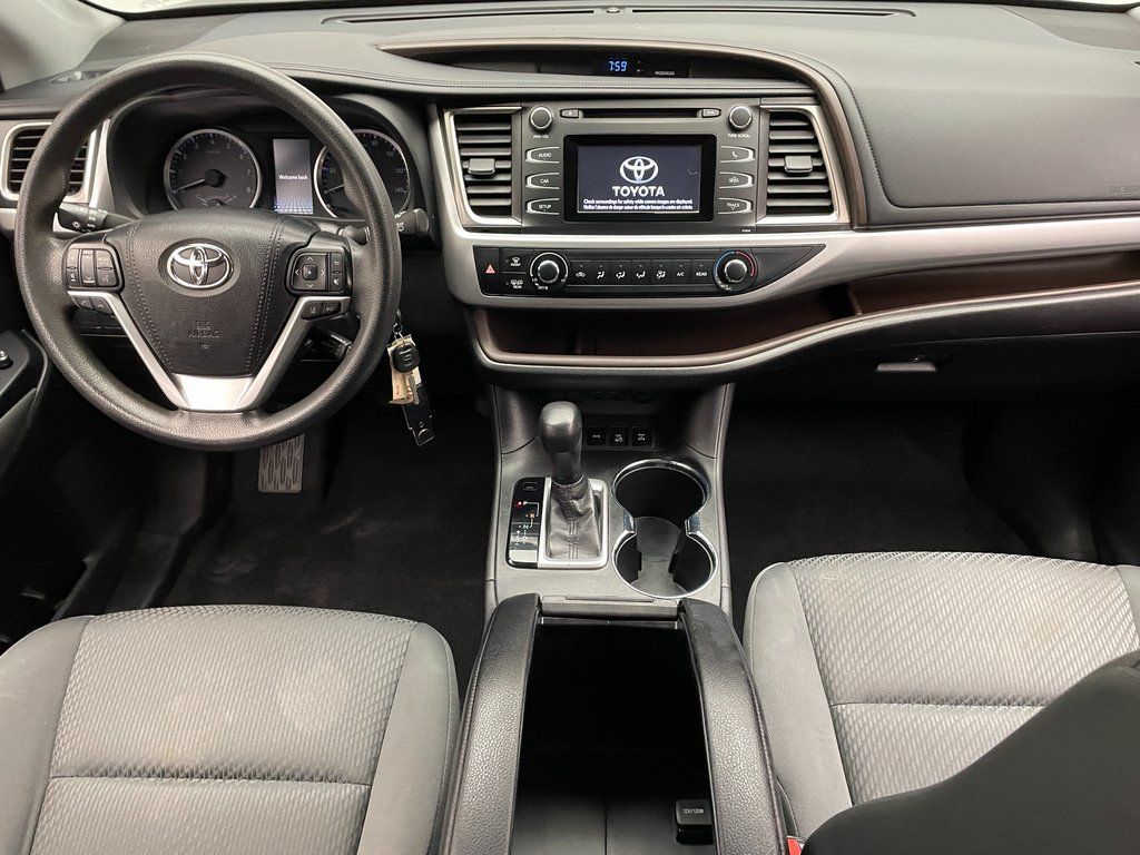 Thumbnail: 2019 Toyota Highlander - 18