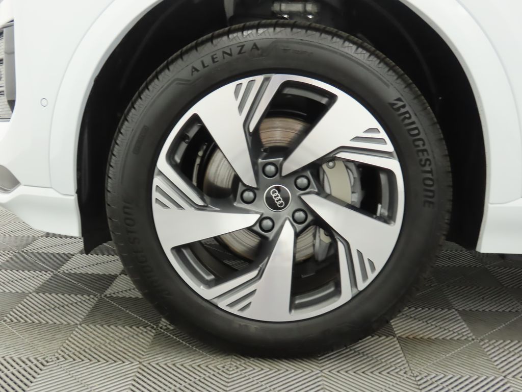 2025 Audi Q6 e-tron Premium 32