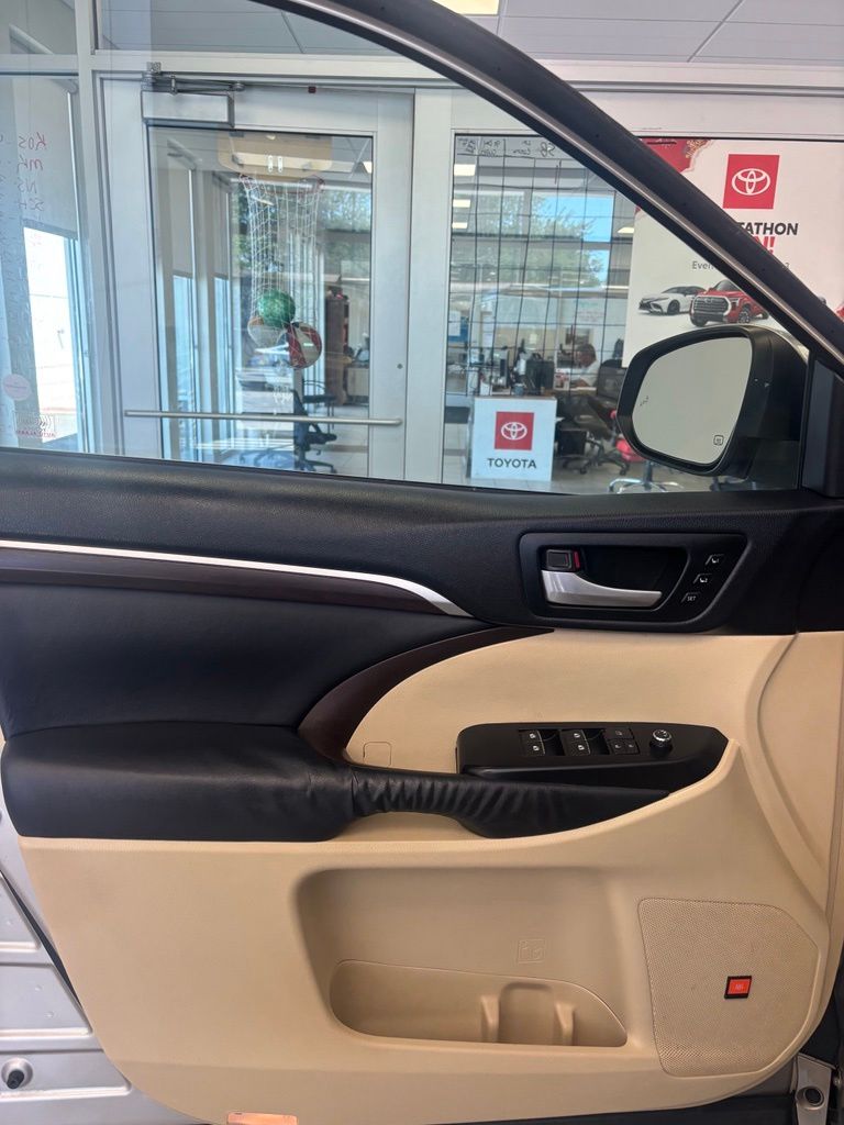 Used 2015 Toyota Highlander SUV