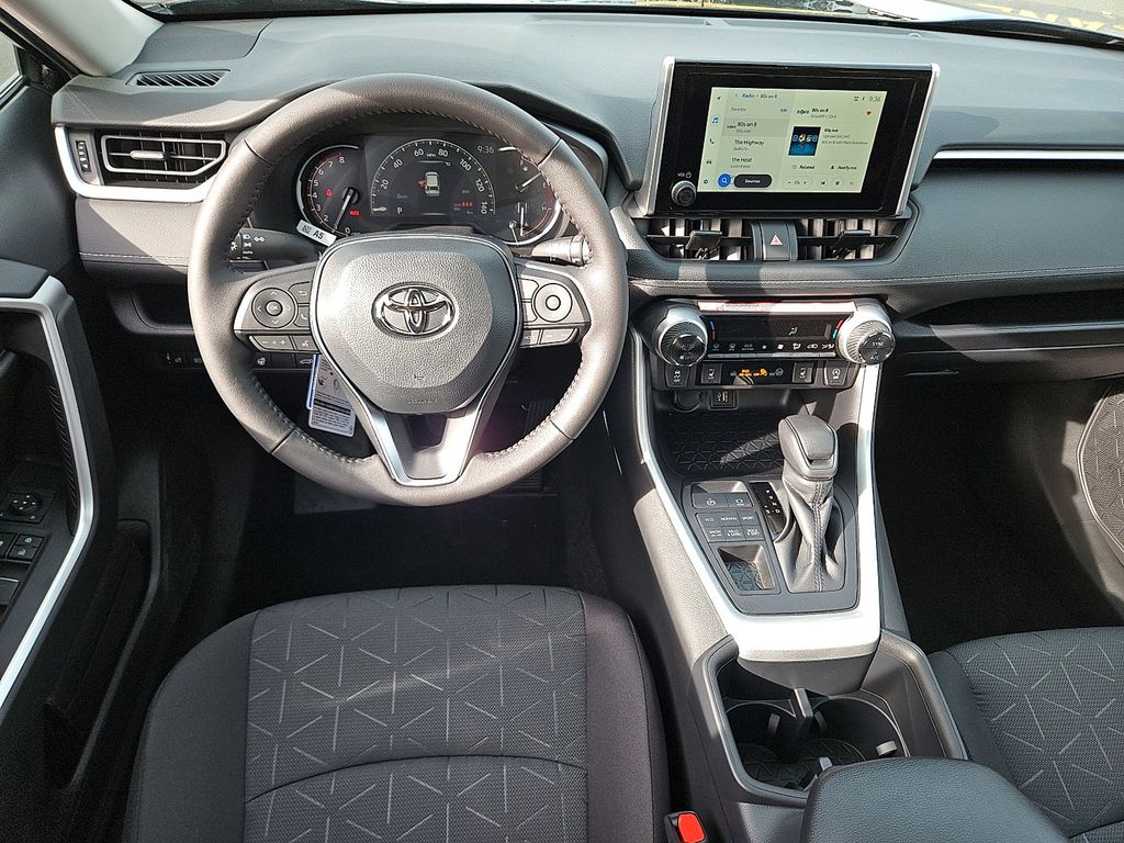 Thumbnail: 2025 Toyota RAV4 - 9