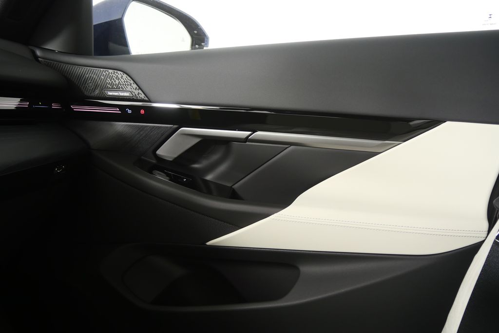 Thumbnail: 2026 BMW 5 Series - 26