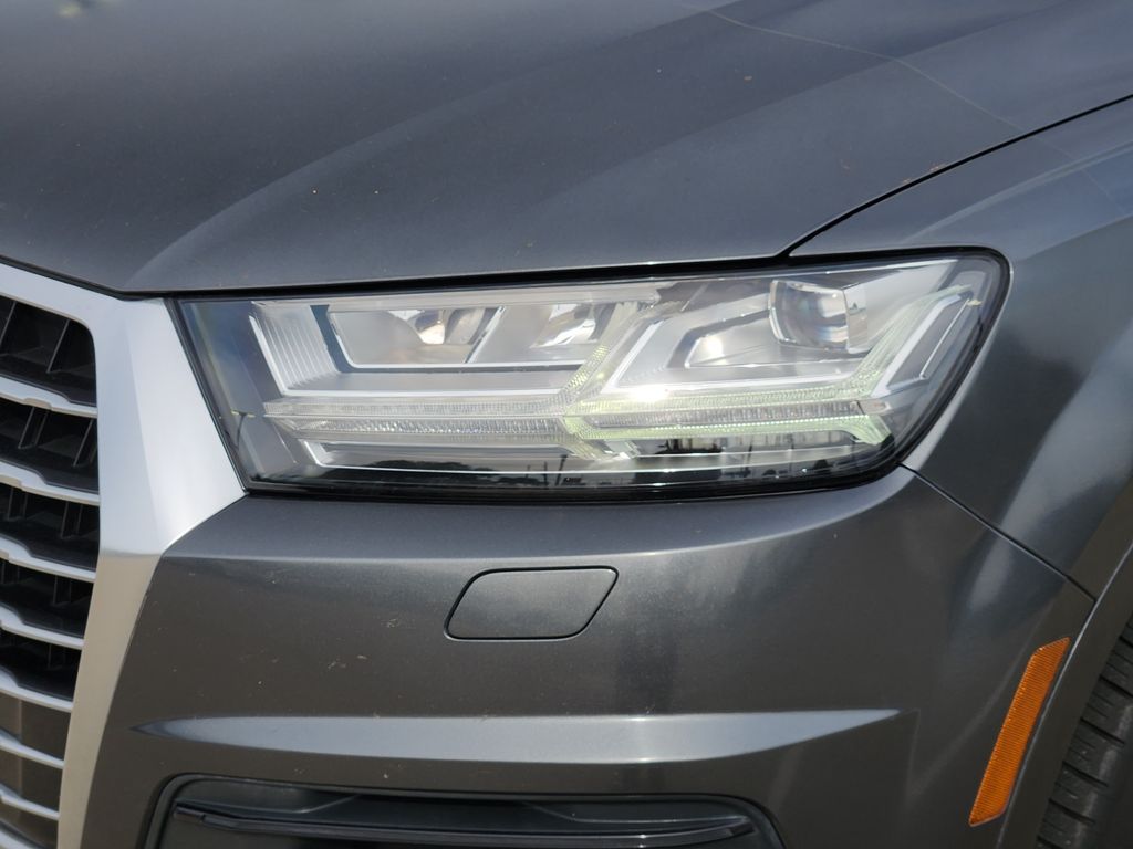 2017 Audi Q7 3.0 TDI Premium Plus Gray at Toyota of Victoria
