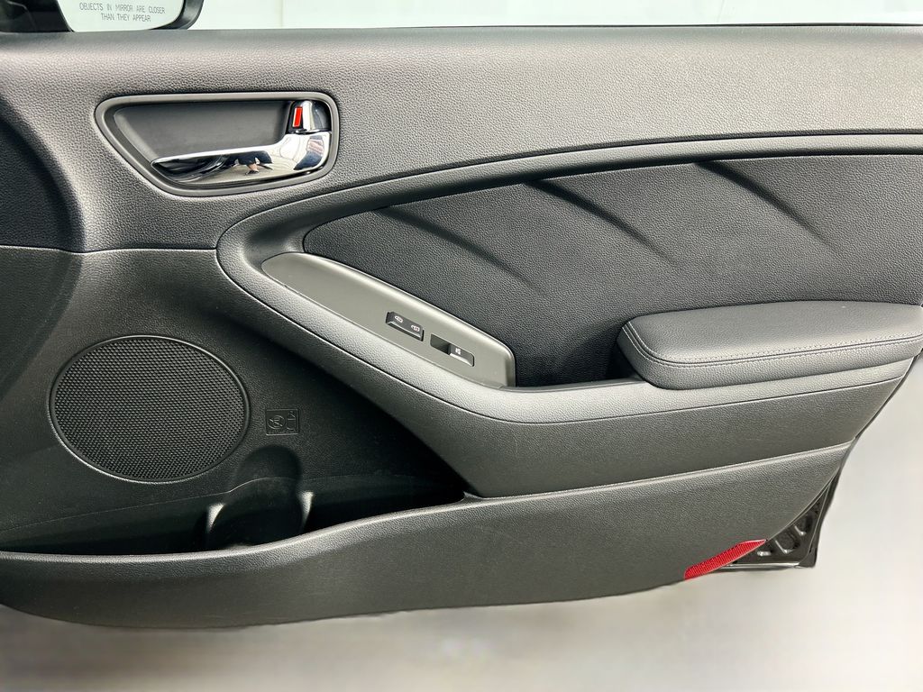 Thumbnail: 2018 Kia Forte - 23