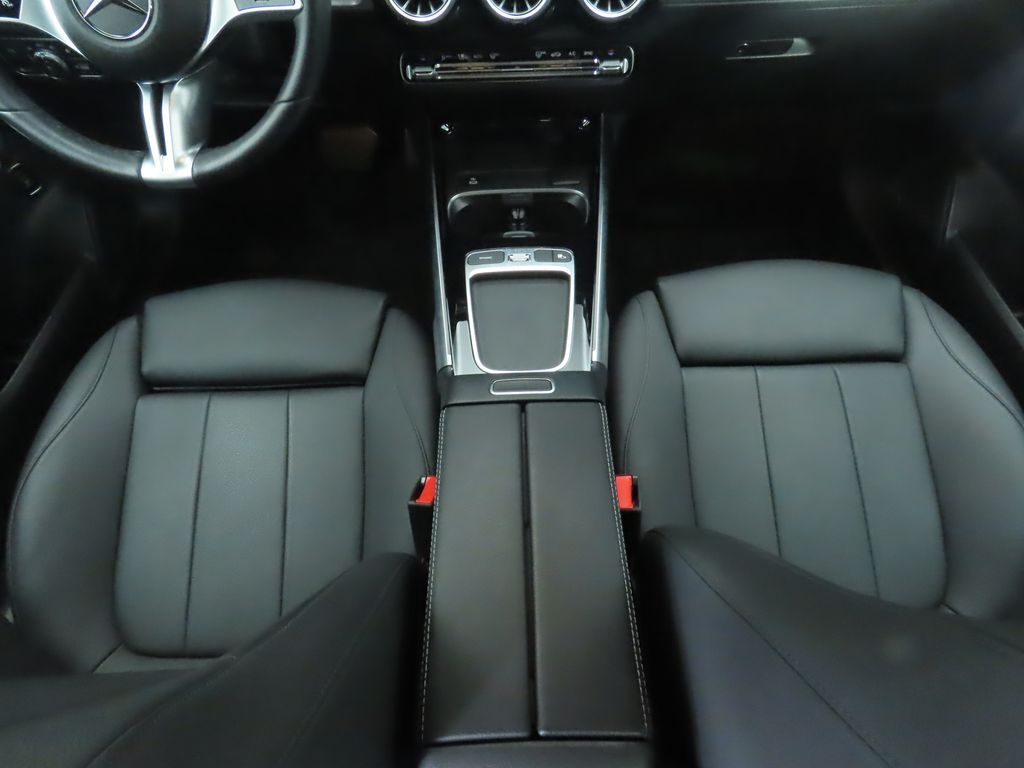 Thumbnail: 2025 Mercedes-Benz GLB - 16