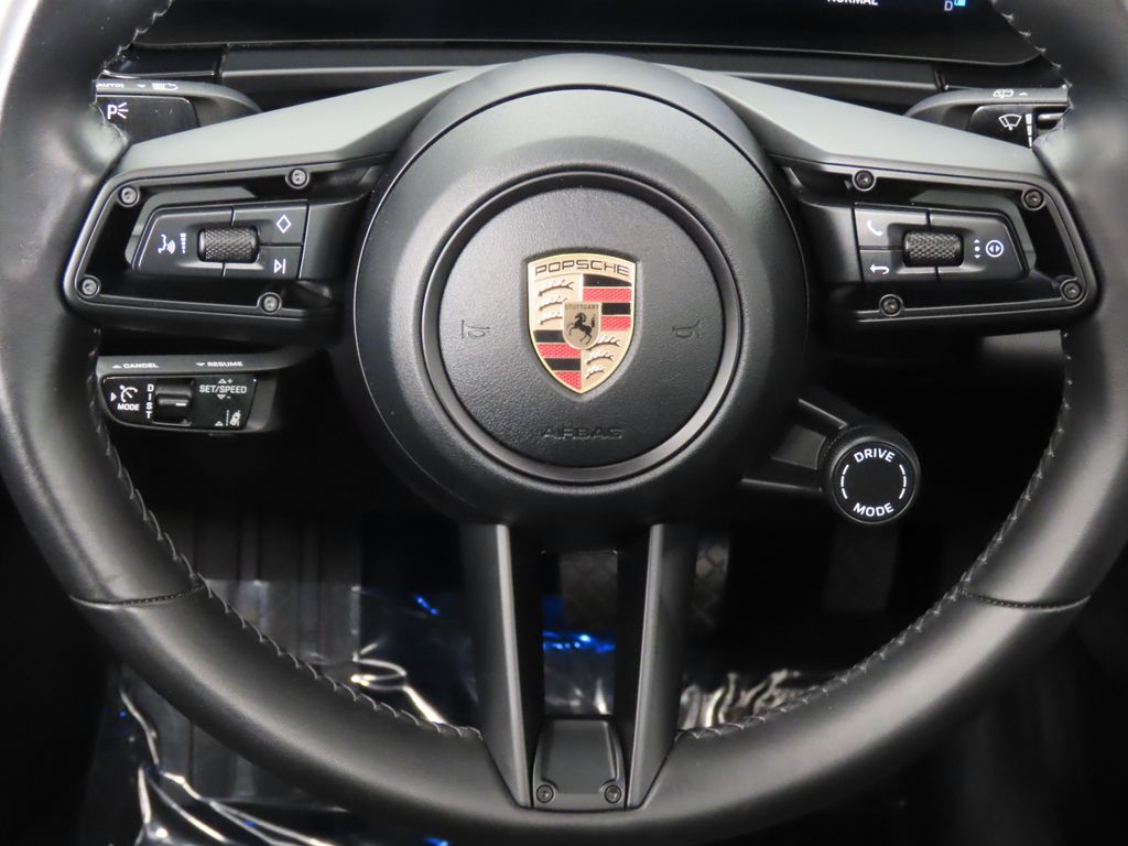 Thumbnail: 2024 Porsche Macan - 19