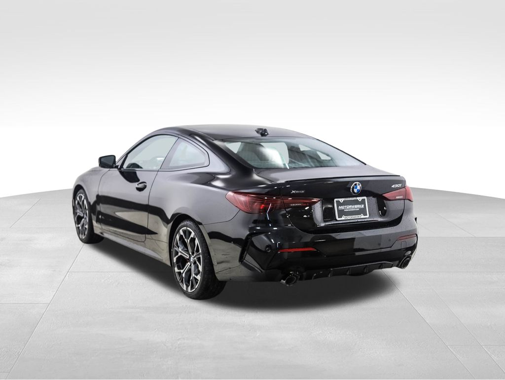 Thumbnail: 2025 BMW 4 Series - 3