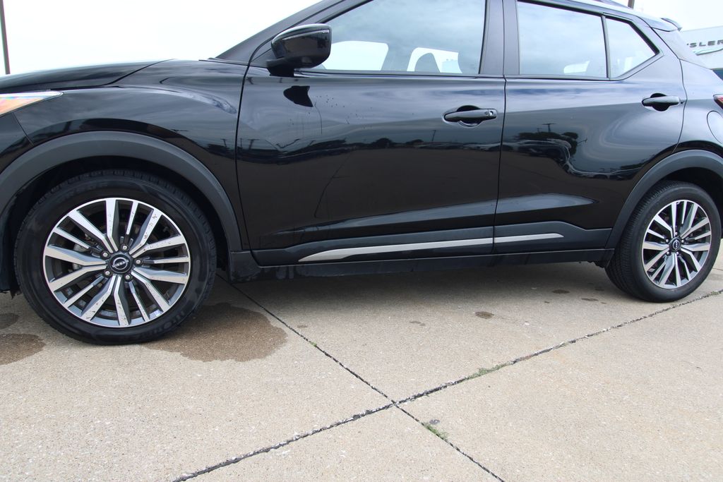 Used 2024 Nissan Kicks SUV