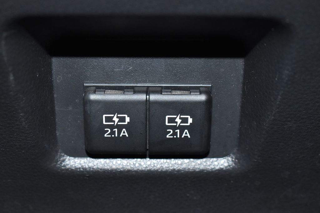 Thumbnail: 2019 Toyota RAV4 - 32