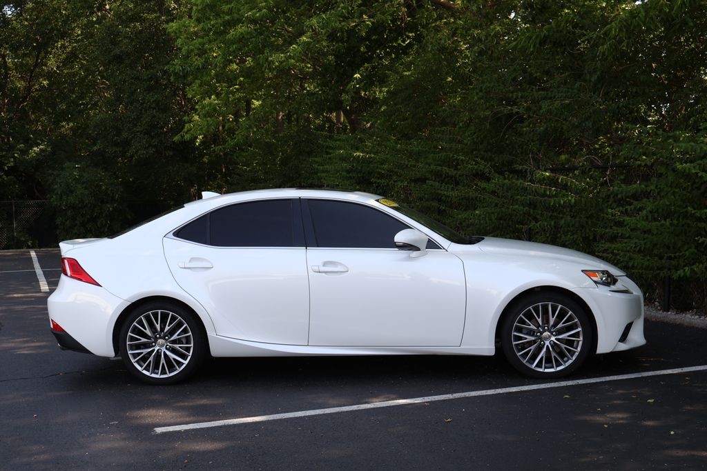 Thumbnail: 2015 Lexus IS - 10