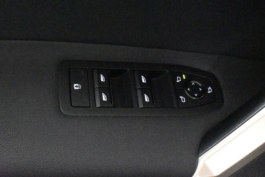 Thumbnail: 2025 BMW iX - 29