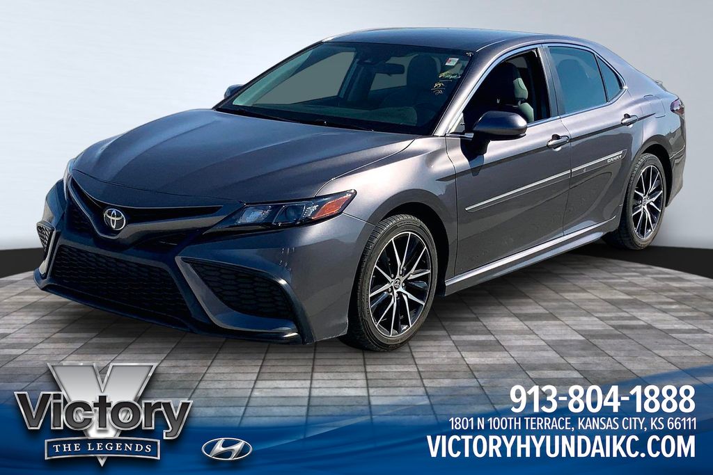 2021 Toyota Camry SE FWD