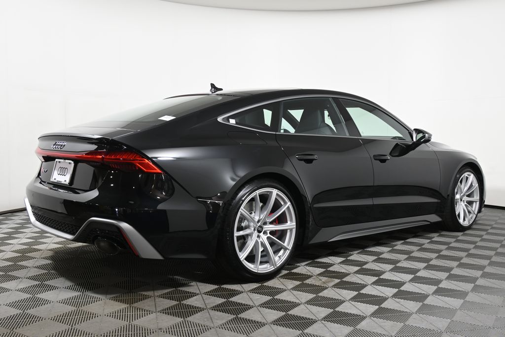 Thumbnail: 2026 Audi RS 7 - 7