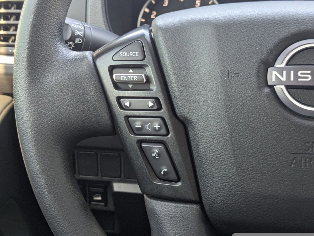 2023 Nissan Frontier Crew Cab SV 4x4