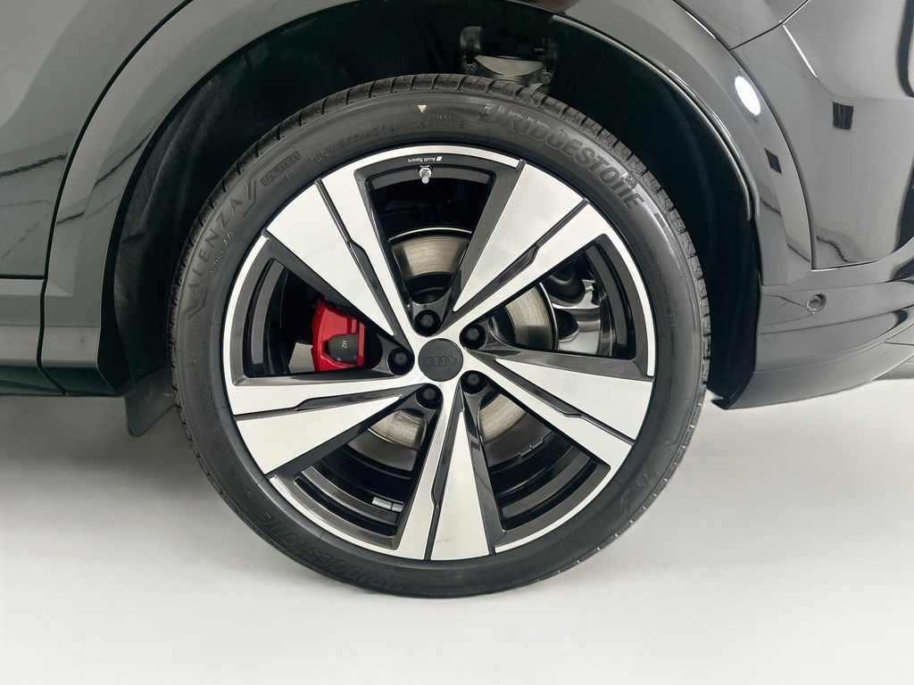 Thumbnail: 2026 Audi SQ5 - 30