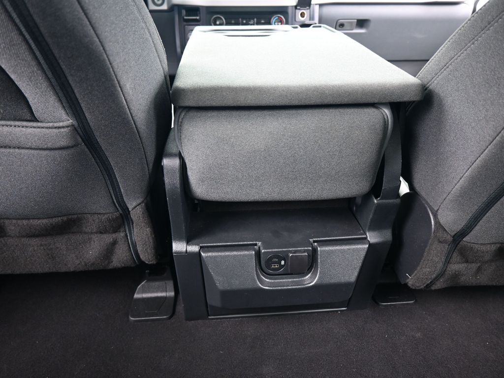 Used 2023 Oxford White Ford XLT image 41