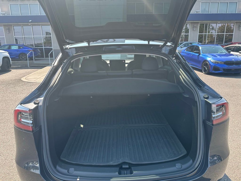 2025 Tesla Model Y Long Range