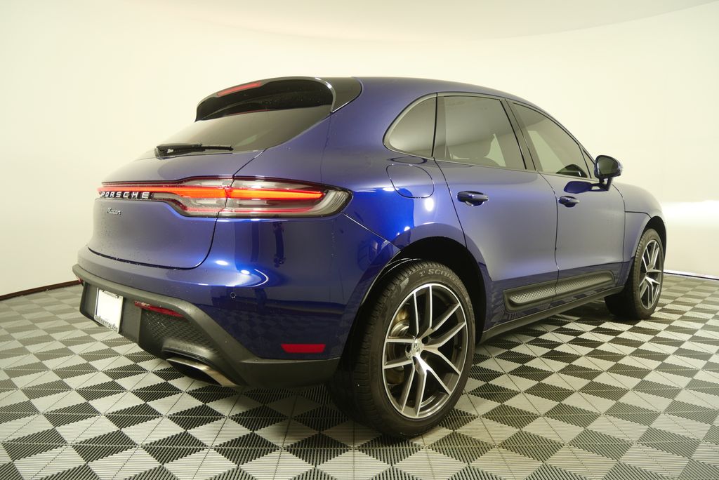 Thumbnail: 2025 Porsche Macan - 3