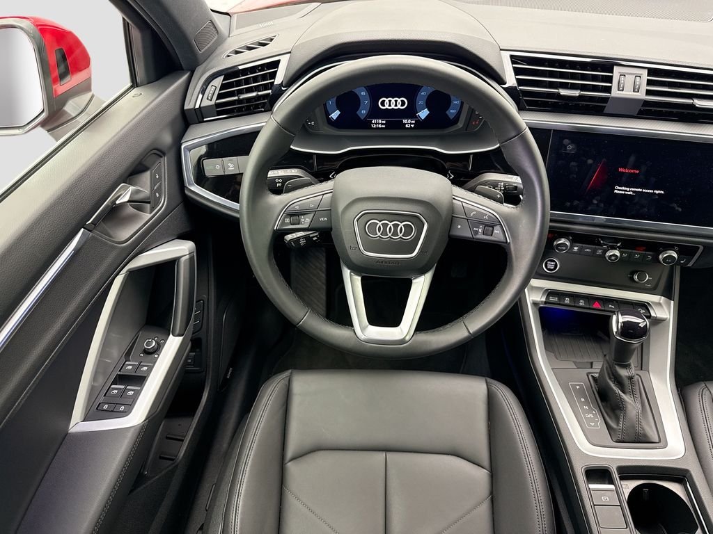 Thumbnail: 2025 Audi Q3 - 10