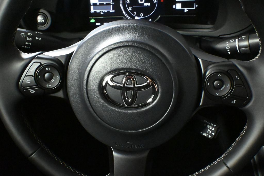 Thumbnail: 2023 Toyota GR86 - 18