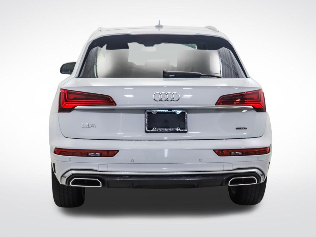 Thumbnail: 2023 Audi Q5 - 4