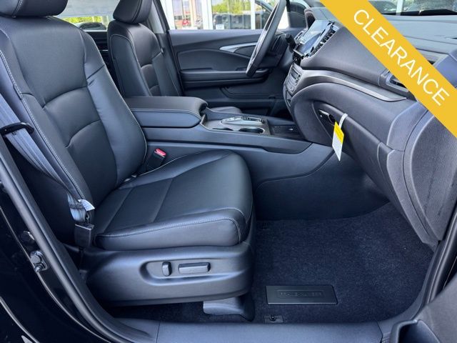 2025 Honda Ridgeline RTL Black at Community Honda