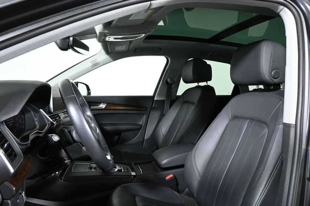 Thumbnail: 2020 Audi Q5 - 5