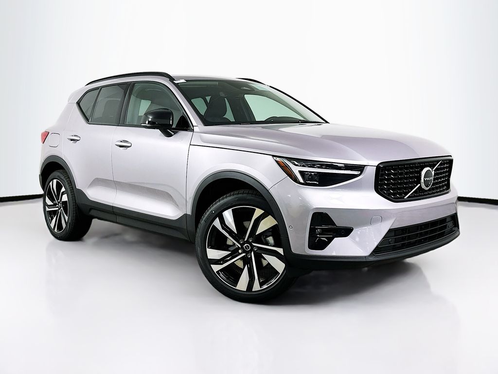 2026 Volvo XC40 B5 Ultra