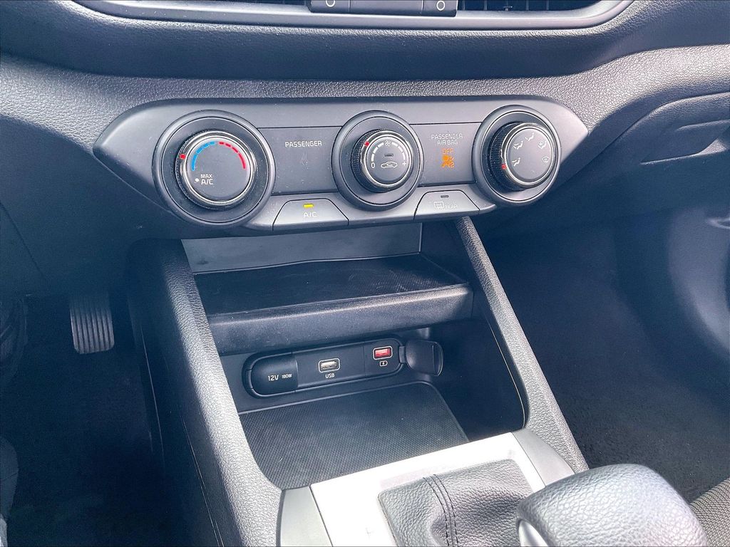 2024 Kia Forte — photo 24