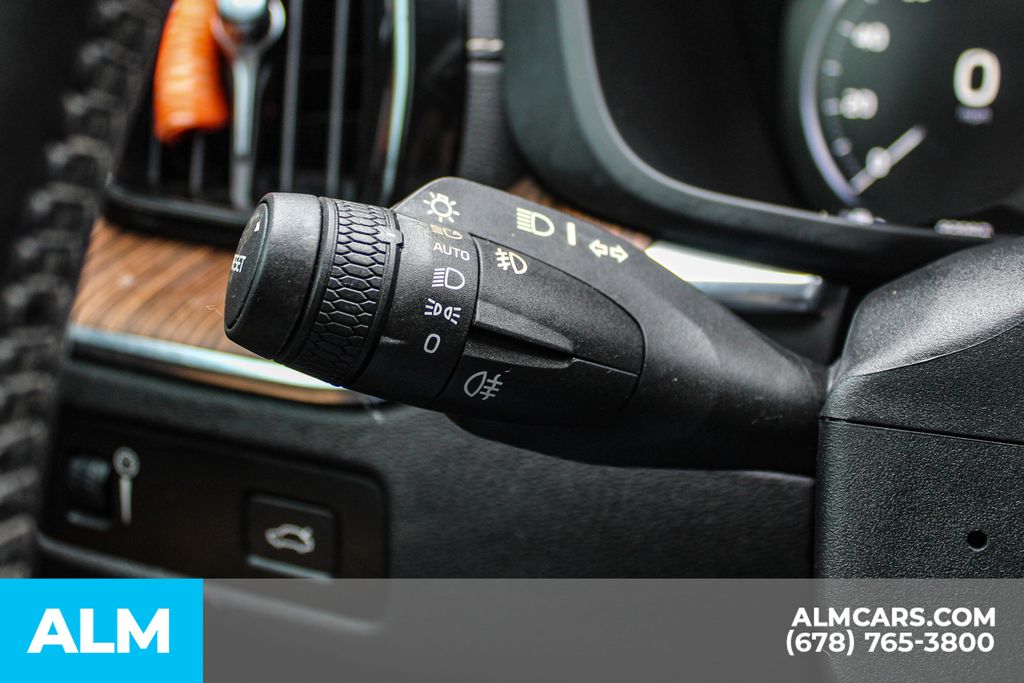 2021 Volvo XC60 T5 Inscription photo 25