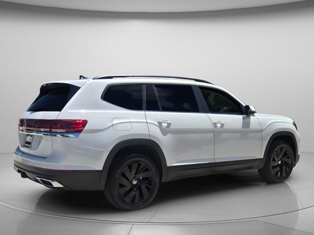 2024 Volkswagen Atlas - $25,700