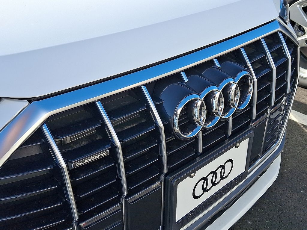 Thumbnail: 2025 Audi Q3 - 4
