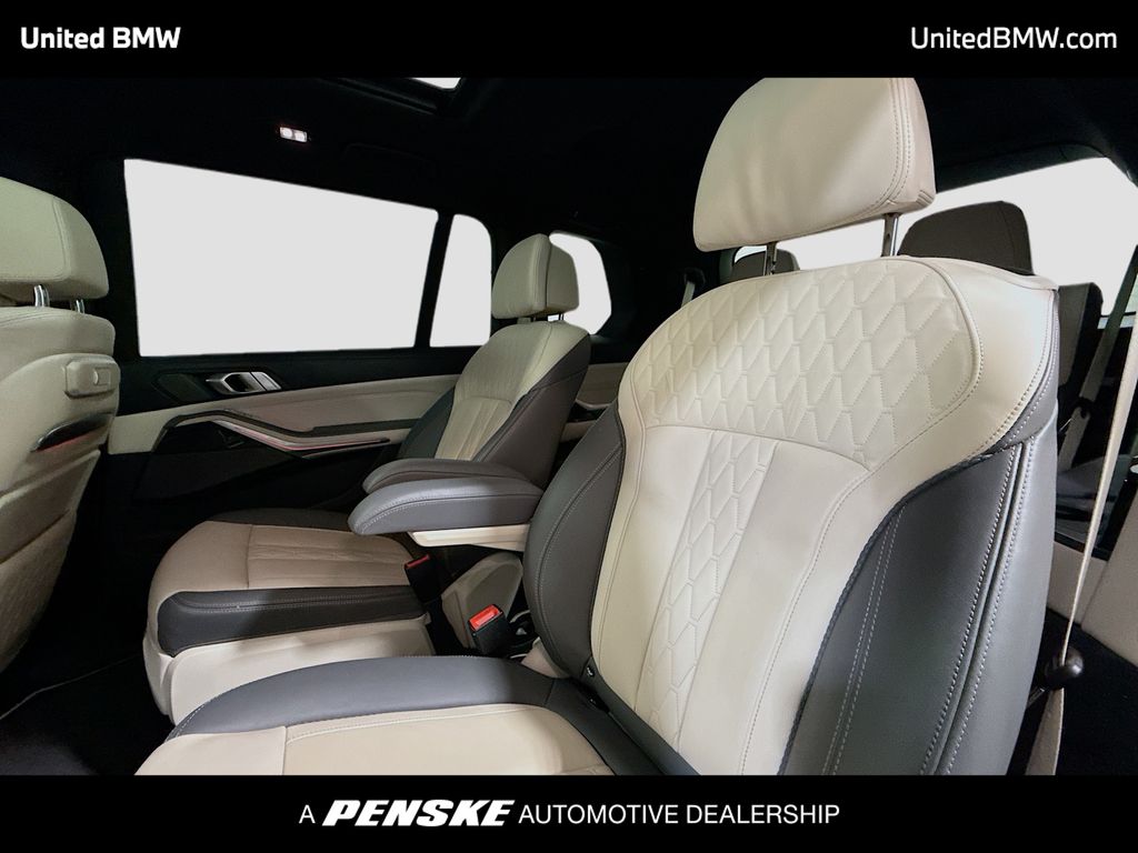 Thumbnail: 2023 BMW X7 - 13