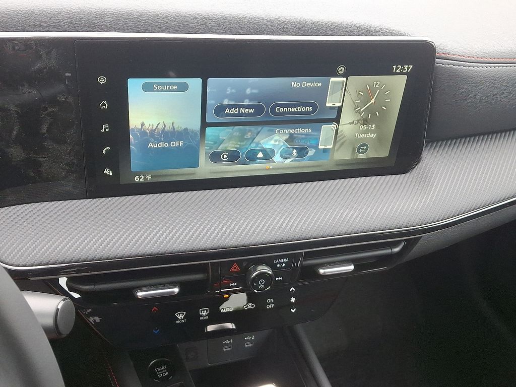 2025 Nissan Kicks SR 8