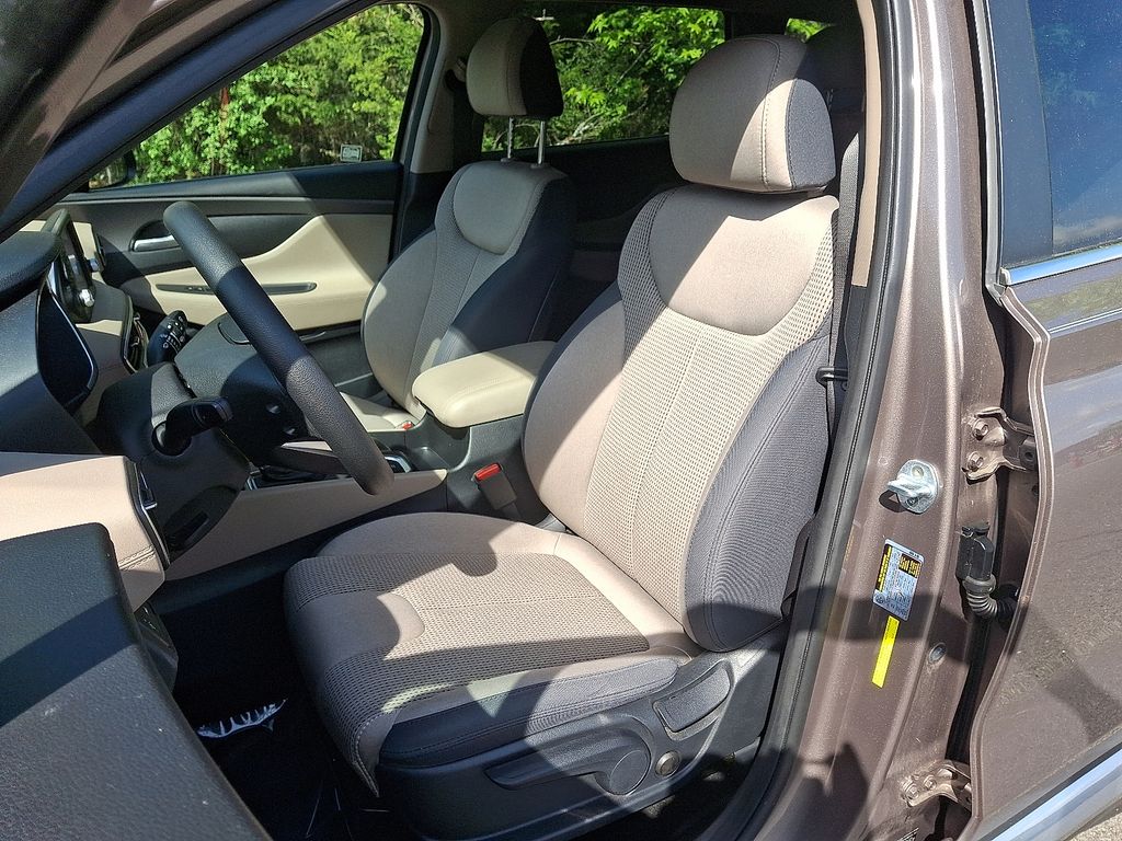 2020 Hyundai Santa Fe SE 13