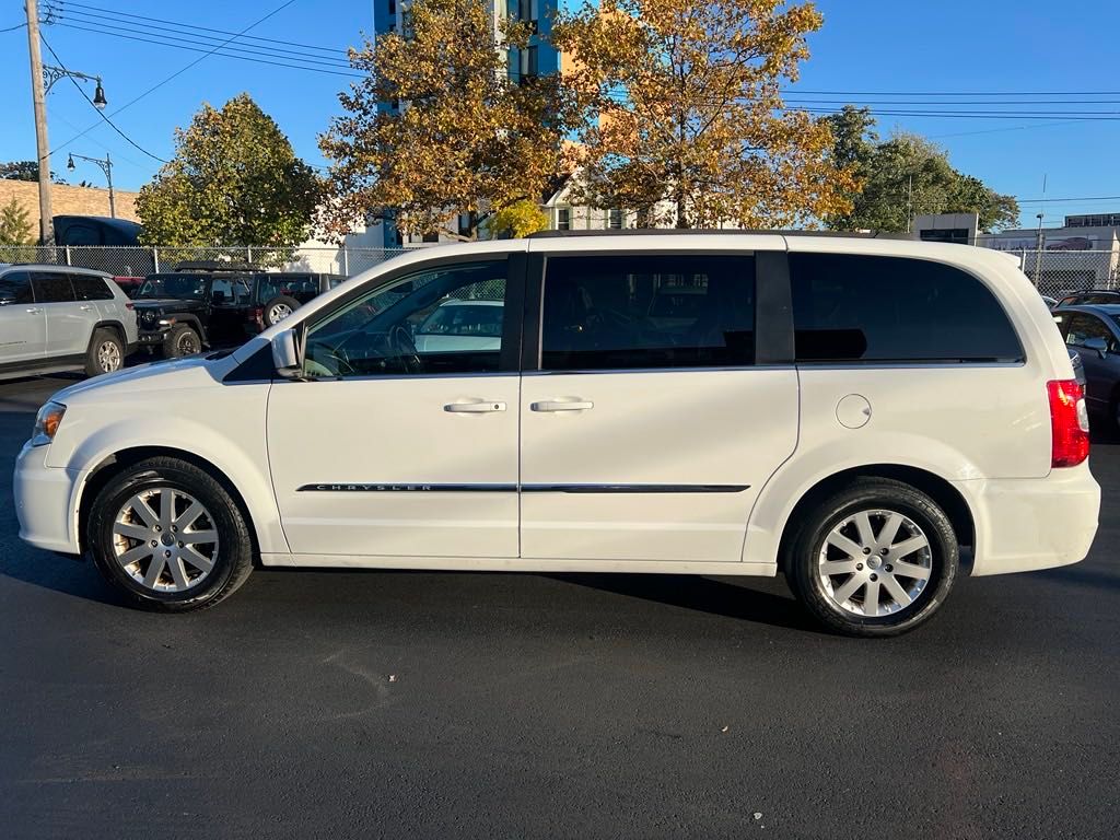 2016 Chrysler Town & Country Touring 2