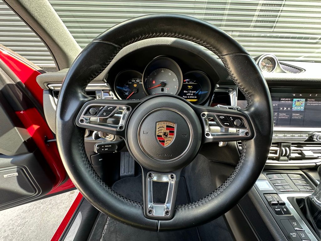 Thumbnail: 2020 Porsche Macan - 19