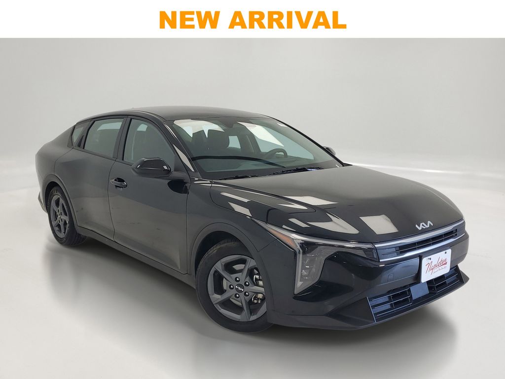 Aurora Black 2025 Kia K4 LXS FWD Sedan Front-Wheel Drive Continuously Variable Transmission
